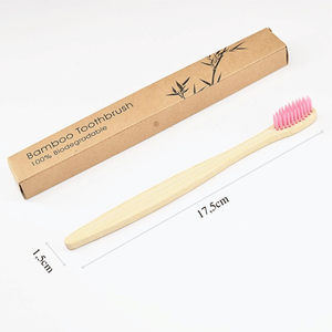 Brosse à dents en bambou vietnamienne avec poils doux moyens biodégradable et recyclable pour les voyages à l'hôtel Made in Viet Nam - Product Image 4