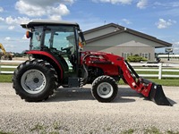 Tracteur Massey Ferguson 1749 avec boîte de vitesses à pompe, roulement et composants essentiels du moteur