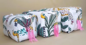 กระเป๋าใส่ของใช้ส่วนตัวแบบผ้าฝ้ายพิมพ์ลายบล็อก ทำมือ ของขวัญ กระเป๋าเครื่องสำอาง กระเป๋าเดินทาง กระเป๋าใส่เครื่องสำอางสำหรับวันหยุด - Product Image 4