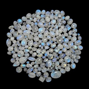 Piedra de la luna arcoíris cabujón, piedra de nacimiento de junio, de buena calidad, piedra de luna blanca natural, gemas sueltas de fuego azul de formas mixtas, Mehrajudin - Product Image 1