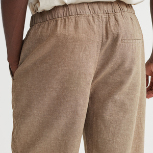 Short de basket-ball en maille de polyester coupe courte deux poches à ourlet latéral profond été basique hommes Shorts - Product Image 4