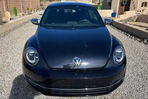 Volkswagen Beetle Turbo Fender Edition 2013 d'occasion, 7000 miles, moteur turbo 4 cylindres, 2 propriétaires, non modifiée - Product Image 2