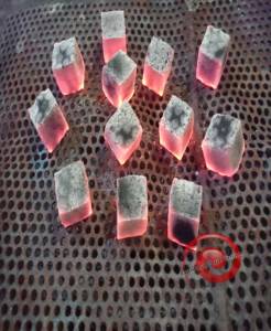 สินค้าอินโดนีเซียที่มีคุณภาพสูงที่ดีที่สุด100% ถ่านมะพร้าวสำหรับ Shisha/มอระกู่ - Product Image 1