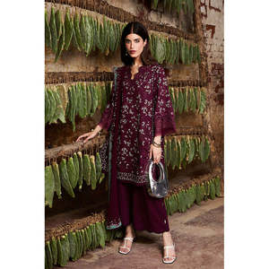 Ensemble semi-formel en mousseline de soie brodé printemps-été avec dupatta et pantalon - Product Image 4