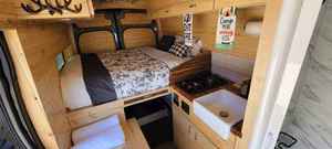 Ford Transit-250 VAN BUS CAR d'occasion en bon état - Product Image 3