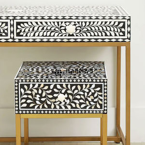 La consola con incrustaciones de hueso en negrita con patrones llamativos agrega textura artística a los espacios de vida modernos y de diseñador de Tradebyd - Product Image 6