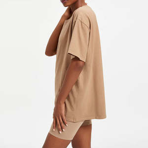 Vente en gros OEM Service Respirant Polyester Femmes Shorts Ensemble Loose Fit T-shirt et Shorts Running et Jogging Été Survêtement - Product Image 1