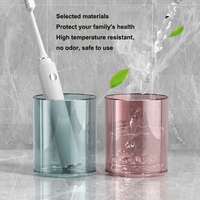 Porte-brosse à dents mural en plastique écologique de quatre pièces, ensemble de gobelets pour rince-bouche, conception moderne sans poinçon pour le rangement de la salle de bain