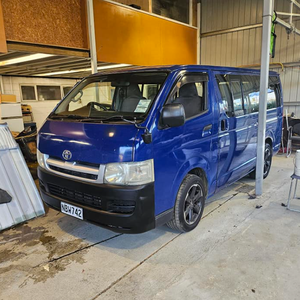Voitures Toyota Hiace d'occasion fraîches et propres assez utilisées Meilleur prix grande vitesse Vente pas d'accident Conduite à gauche et à droite - Product Image 1