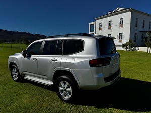 Usado 2025 Toyota Land Cr uiser 300 3.3D de la marca de la parte trasera, - Product Image 6