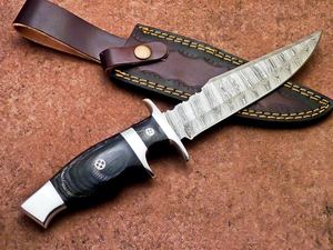 Cuchillo Bowie de Acero de Damasco Hecho a Mano Personalizado 2025 con Mango de Madera y Funda de Cuero para Caza - Product Image 5