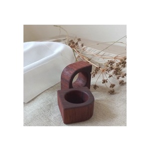 Anneaux de serviette en bois classiques, parfaits pour les tables à manger raffinées, les occasions festives, les fêtes, les hôtels, les restaurants et les réceptions à domicile - Product Image 2