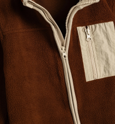 สีน้ำตาล