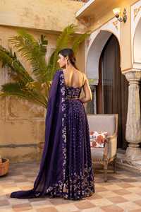 Lehenga choli vichitra élégant avec broderie en zari et sequins, jupe évasée semi-cousue, chemisier non cousu et dupatta brodé - Product Image 3