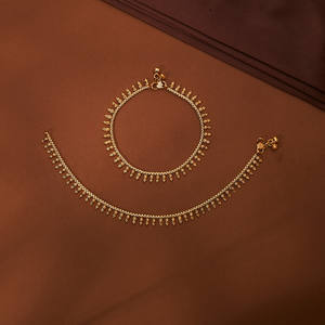 Tobillera antigua chapada en oro clásica Payal Delicado y elegante con estilo seductor del Viejo Mundo - Product Image 1