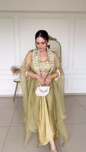 Sari Lehenga de primera calidad listo para usar, la tradición sin costuras se encuentra con el comercio minorista moderno para mercados boutique al por mayor - Product Image 5