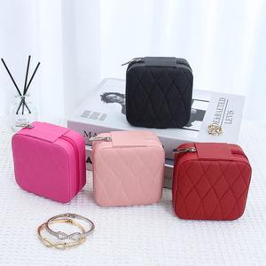 Новейший квадратный дорожный органайзер для украшений <span class=keywords><strong>2026</strong></span> года из искусственной кожи с застежкой-молнией, портативный футляр для ювелирных изделий в женском стиле, с возможностью нанесения логотипа - Product Image 4