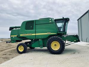 John For Deere 9550 Moissonneuse-batteuse d'occasion bon marché pour le riz et le blé Machines agricoles Moissonneuse-batteuse à vendre - Product Image 4