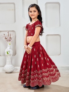 ชุดเลเฮนกาโชลีปักลายสีทองแดง-ทอง สำหรับงานปาร์ตี้ งานแต่งงาน งานดีวาลี และงานวัฒนธรรมอินเดีย ของชอร์ยัม แฟชั่น เกิร์ลส์ เอธนิค เวียร์ - Product Image 2