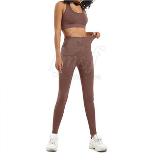 Elegante conjunto de yoga para mujer con patrón sólido superior y mallas de tiro alto para entrenamiento físico conjunto de yoga con logotipo frontal - Product Image 3