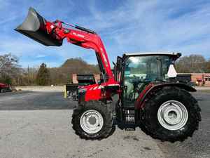 Tracteur à roues Massey Ferguson 4707 75HP 4WD avec moteur AGCO Syncro Shuttle et chargeur FL3522 Tracteur agricole utilitaire automatique - Product Image 3