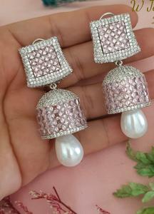 ชุดต่างหูมุกบาโรกสุดหรูสำหรับผู้หญิง ชุบเงิน เครื่องประดับทันสมัยสำหรับงานแต่งงานและโอกาสเป็นของขวัญ - Product Image 4