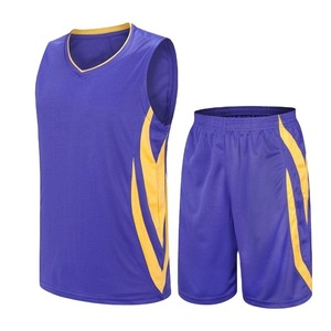 ชุดยูนิฟอร์มบาสเก็ตบอลแบบแห้งเร็ว ระบายอากาศ ป้องกันแบคทีเรีย พร้อมโลโก้สั่งทำขายส่ง ออกแบบชุดยูนิฟอร์มบาสเก็ตบอลทีมของคุณเอง - Product Image 1