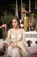Robe de mariée longue style Bollywood moderne, Gharara blanche, pour femmes indiennes et pakistanaises, avec broderies et volants en cristal