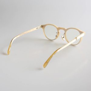 Gafas ópticas de lujo atemporales Exquisito Cuerno de búfalo Marcos tallados ecológicos de calidad premium para todos los géneros - Product Image 2