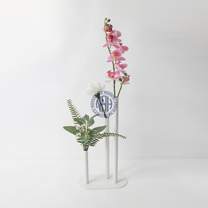 Vase à fleurs en métal à 3 tubes personnalisé, pièce maîtresse de mariage, porte-bourgeon, cadeau décoratif, fournisseur d'article - Product Image 4
