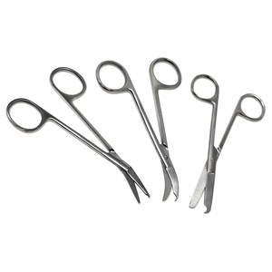 Ciseaux à croissant angulaire incurvé droit en acier inoxydable de 4,5 po, crochet délicat, retrait de sutures sans effort, alimentation manuelle MOL - Product Image 3