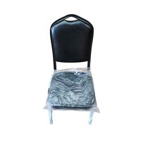 Chaise empilable en acier métallique pour église et salon avec coussin en tissu élégant, chaise d'événement, chaises de banquet et de salle à manger en métal durable