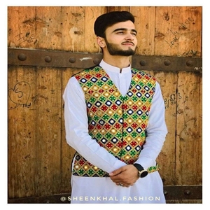 Robes Salwar Kameez de qualité supérieure pour hommes, tenues de fête et de mariage Collection Printemps Ismail Impex - Product Image 1