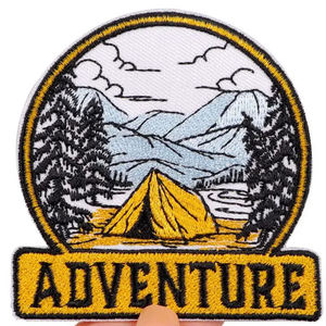Écussons tissés avec motifs de camping d'aventure, lettres anglaises de l'alphabet, services de logo personnalisés écologiques, à coudre - Product Image 1