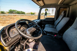 Usato 2016 Isu zu FRS Box 7 Ton Tuck cambio manuale 299 cavalli Diesel 2 posti - Product Image 3
