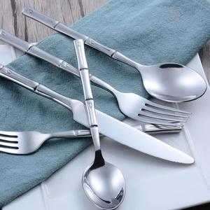 Ensemble de couverts élégants en acier inoxydable pour la salle à manger |   Utilisation écologique pour les fêtes, la maison, la cuisine, les restaurants et les services de traiteur - Product Image 4