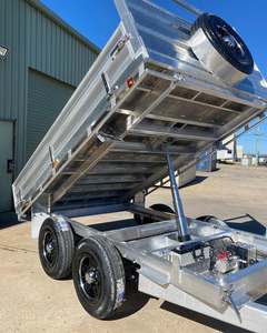 Remorque à plateau basculant en aluminium 3500 kg à double essieu, avec côtés rabattables, freins électriques et roue de secours - Product Image 3