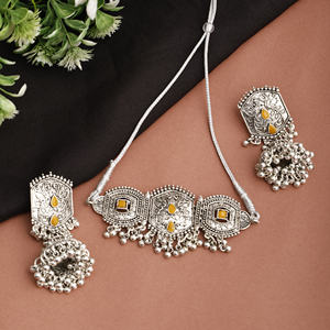 Collier ras du cou GS Party avec motif de feuille ronde jaune en alliage - Product Image 1