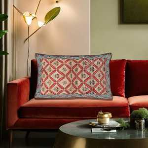 Coussin imprimé floral vibrant : Décoration d'intérieur chic et moderne, 16"x16" - 40x40 cm - Product Image 5