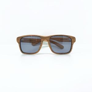 Personaliza tus lentes y elige tu estilo de estuche o caja para tus gafas de sol de madera Gafas de sol personalizadas de World Craft IMPEX - Product Image 1