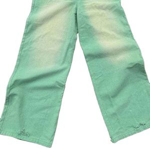 Designs élégants et flashy, spécialement conçus pour les fashionistas modernes à la recherche de pantalons en jean ornés de strass de qualité. - Product Image 4