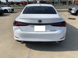 Offre exceptionnelle : Lexus ES 350 F Sport Handling FWD d'occasion 2023 - Product Image 5