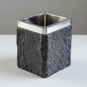 Porte-brosse à dents moderne en métal pour salle de bain, design écologique et durable pour les intérieurs contemporains, stabilité sécurisée, rangement soigné - Product Image 6