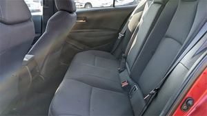 Offre exceptionnelle : Toyota Corolla FWD 2021 d'occasion, propre et prête à être expédiée - Product Image 4