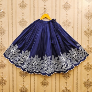 ชุดเลเฮนกาโชลีเด็กยาวคลุมพื้น ปักลายดอกไม้สีน้ำเงินรอยัล สไตล์ชาติพันธุ์ ของชอริยัม แฟชั่น |   ขายส่งชุดเดรสงานปาร์ตี้สำหรับเด็กผู้หญิง งานดีวาลี งานแต่งงาน - Product Image 4