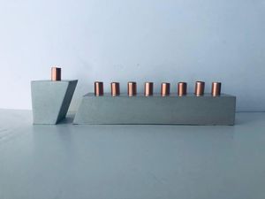 Nouvelle Menorah en béton Hanukkah, artisanale, moderne, pour les célébrations de Hanukkah avec un design minimaliste - Product Image 4