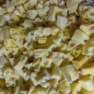 Vietnam IQF morceaux d'ananas congelés fruits jaunes tropicaux pour smoothies Desserts crème glacée boulangerie remplissage approvisionnement en gros - Product Image 1