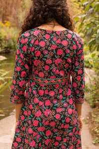 ชุดเดรสผ้าฝ้ายพิมพ์ลายดอกกุหลาบเปอร์เซีย งานพิมพ์บล็อกด้วยมือ สไตล์โบฮีเมียน ลำลอง เหมาะสำหรับวันหยุดพักผ่อนในฤดูร้อน - Product Image 5