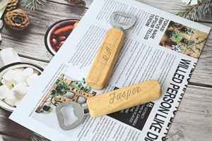Ouvre-bouteille de bière en bois à poignée personnalisable de haute qualité Ouvre-bouteille en bois de qualité - Product Image 3
