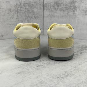 Toutes les saisons sont adaptées à cette paire de chaussures de marche à semelle souple pour hommes, avec lacets réglables, conçues pour les couples. - Product Image 5